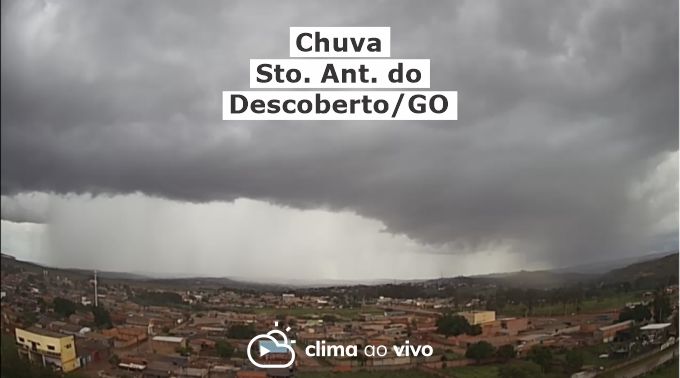 A imgem mostra chuva intensa em Santo Antônio do Descoberto/GO